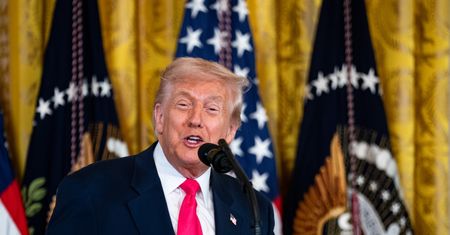 Trump proponuje 50-letnie kredyty. 40 lat spłacania odsetek i własny dom po 90-tce
