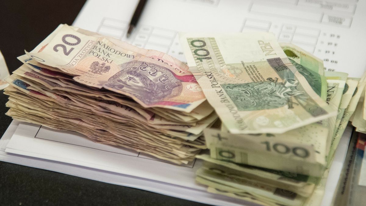 Reporter archiwum 2024 01
28.01.2024 Banknoty 20 zlotych 100 zlotych
Fot. Wojciech Strozyk/REPORTER *** Local Caption ***
Wojciech Strozyk/REPORTER