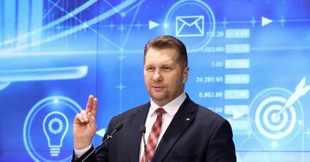 Piąta fala koronawirusa. Czarnek mówi o szkołach