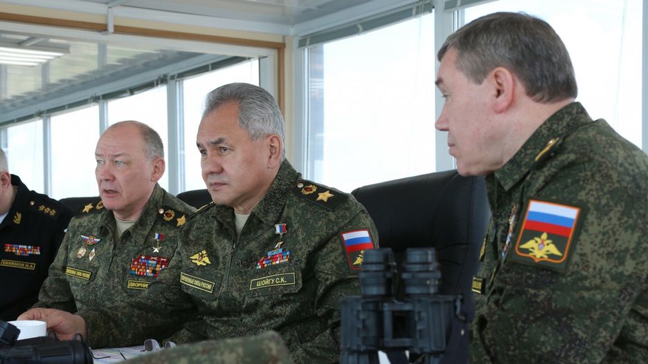 Rosyjskie manewry wojskowe na Krymie
Fot. Russian Defense Ministry / Laski Diffusion / East News . Rosyjskie manewry wojskowe na Krymie. Wziely w nich udzial oddzialy nalezace do rosyjskiego Poludniowego Obwodu Wojskowego oraz wojska powietrznodesantowe. Krym, 22.04.2021 r.  n/z: Siergiej Szojgu ( Sergey Shoygu ) - Minister Obrony Narodowej Rosji
Russian Defense Ministry