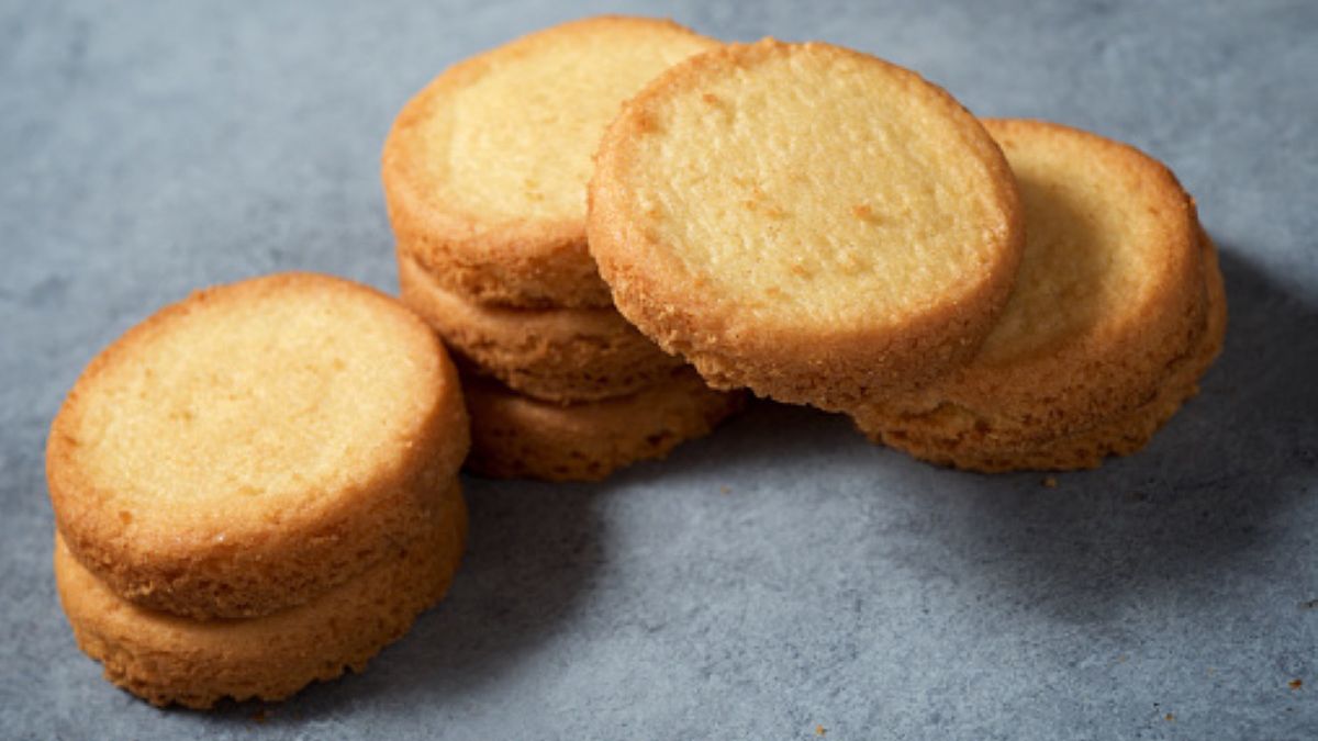 Ciasteczka budyniowe mogą być podawane na deser lub jako słodki poczęstunek dla gości 