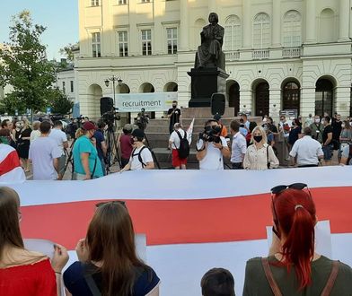 Warszawa. ”Wolna Białoruś”. Przy pomniku Mikołaja Kopernika w Warszawie demonstracja Białorusinów i Polaków