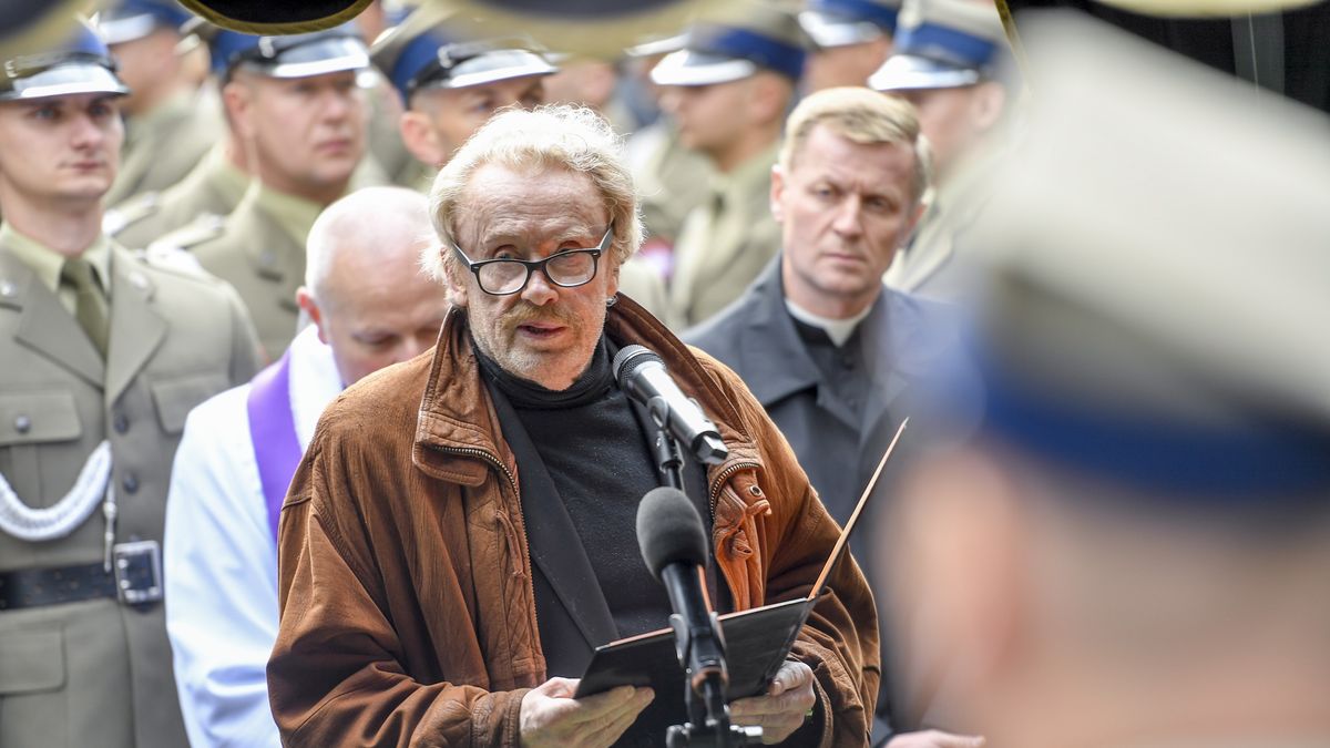 Daniel Olbrychski przemówił na pogrzebie Franciszka Pieczki