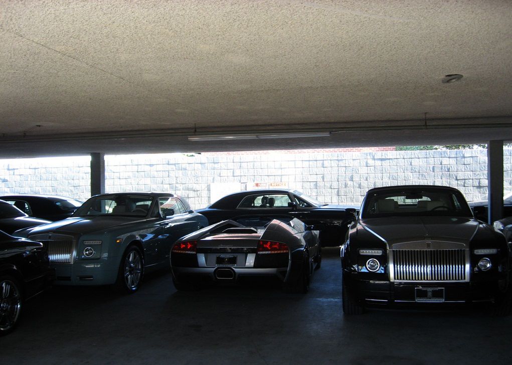 3x Rolls-Royce Phantom Coupe, Lamborghini Murcielago Roadster (fot. luxury4play.com)