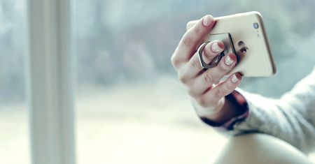 10 niedrogich, ale praktycznych akcesoriów do smartfonów