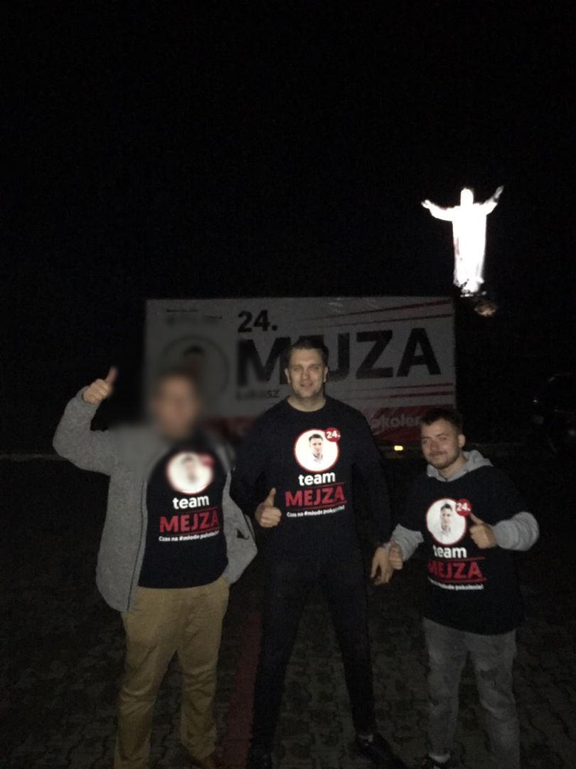 Franciszek Przybyła z Łukaszem Mejzą w koszulce "Mejza Team".