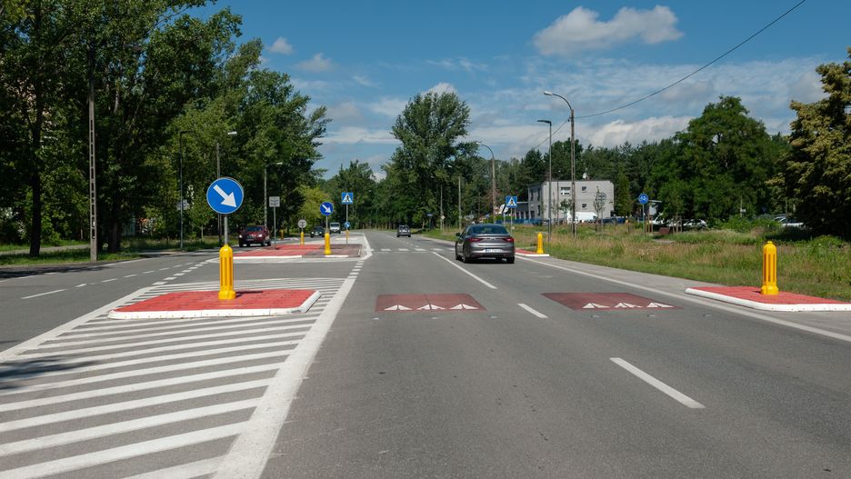 Warszawa. Zmiany na przejściu dla pieszych przy ulicy Radiowej (fot. Zarząd Dróg Miejskich)