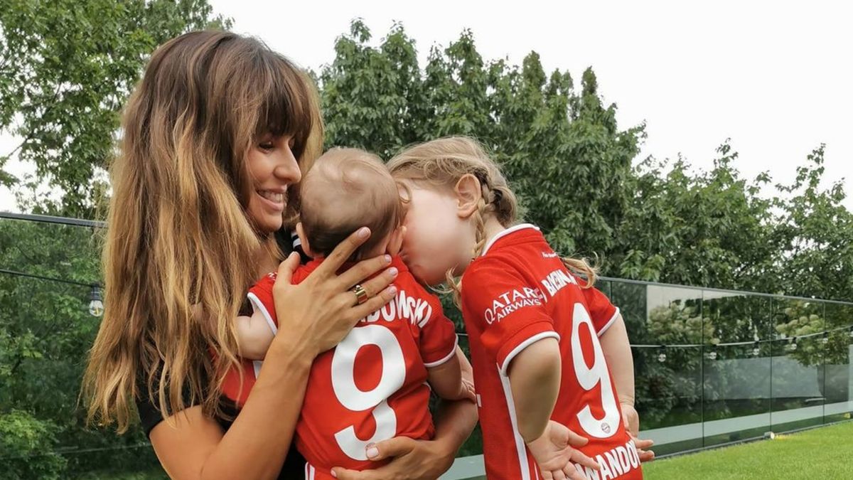 Anna Lewandowska z córkami