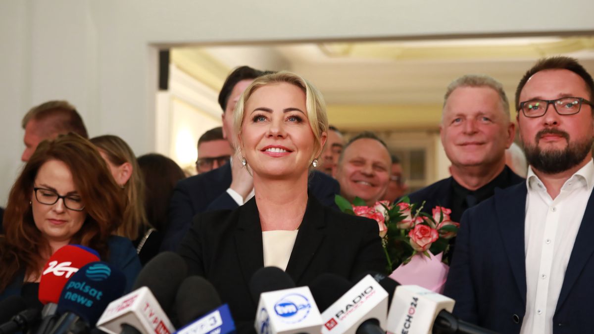 Izabela Bodnar
Wroc�aw, 21.04.2024. Wybory samorz�dowe 2024 - II tura. Kandydatka Trzeciej Drogi na prezydenta miasta Izabela Bodnar (C) podczas swojego wieczoru wyborczego we Wroc�awiu, 21 bm. (sko) PAP/Krzysztof Cesarz
Krzysztof Cesarz
do samorz�du, Dw�r Polski, polityk, polityka, samorz�dowe, sztab, Trzecia Droga, wiecz�r wyborczy, wyborczy, wybory, wybory samorz�dowe, 2, 2., druga tura, II, samorz�d, sztab wyborczy, w�adza lokalna