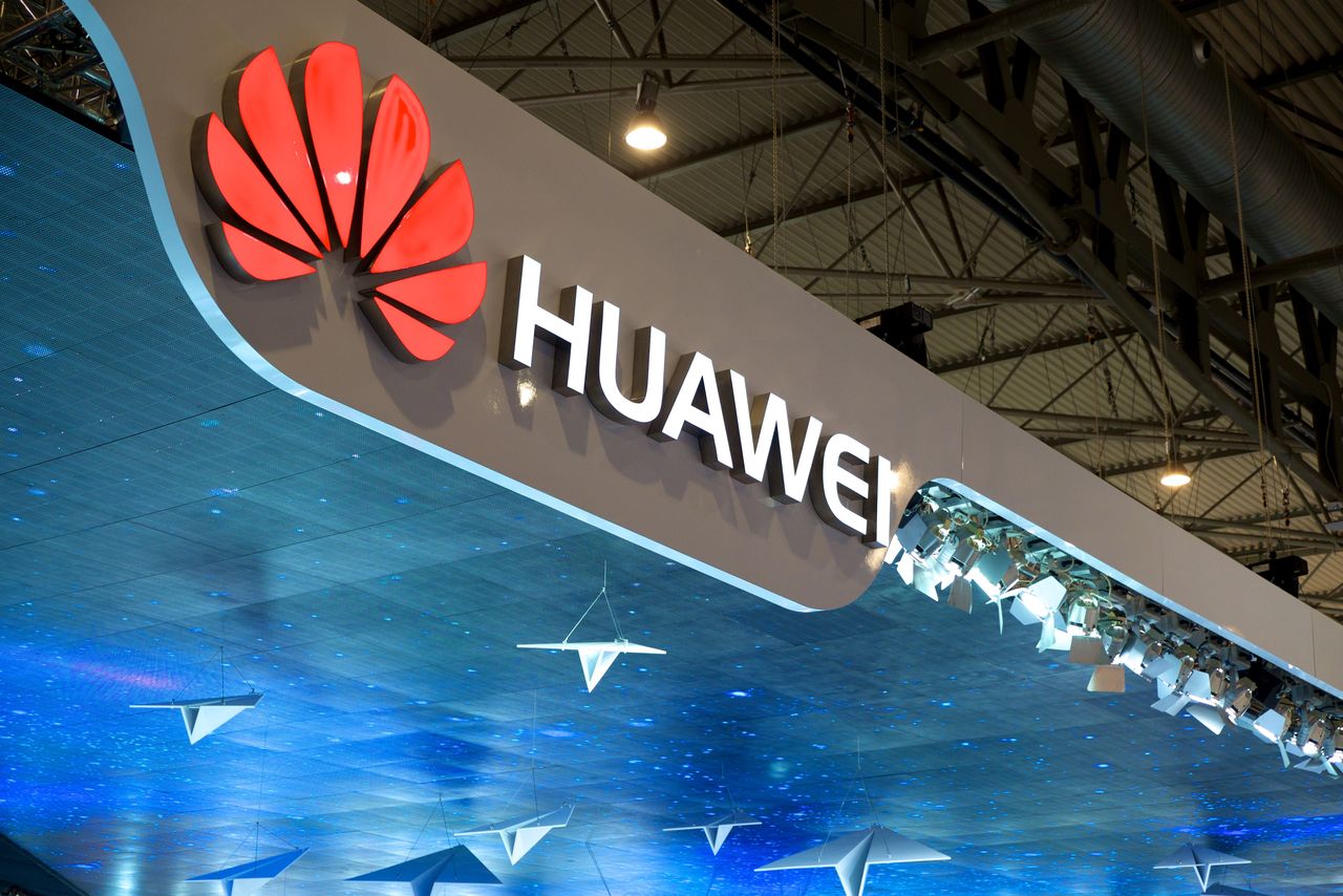 Huawei odpiera zarzuty. Wyciekły dokumenty łączące firmę z systemami opresji