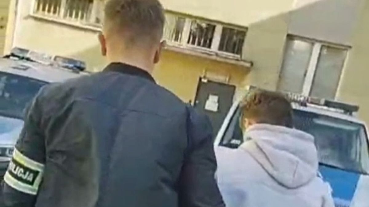 Policja zatrzymała nastolatków znęcających się nad bezdomnym