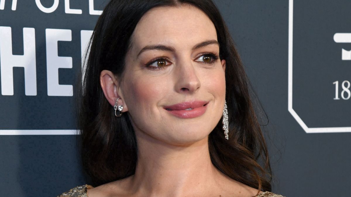 Anne Hathaway w modnej stylizacji