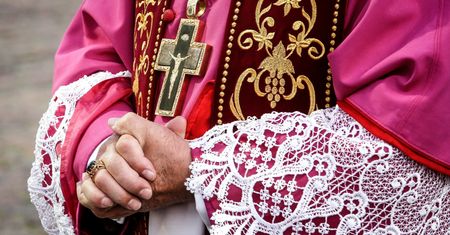 Biskup nie zjawił się na pasterce. Powód wprawił wiernych w osłupienie