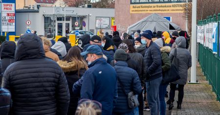 Testy antygenowe na chwilę przed Wielkanocą? Za późno, szanse na wolne miejsce minimalne