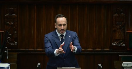 Janusz Kowalski wróci do rządu? Biedroń: dla mnie to szokujące