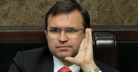 Girzyński zaszczepiony poza kolejnością. Znany politolog komentuje