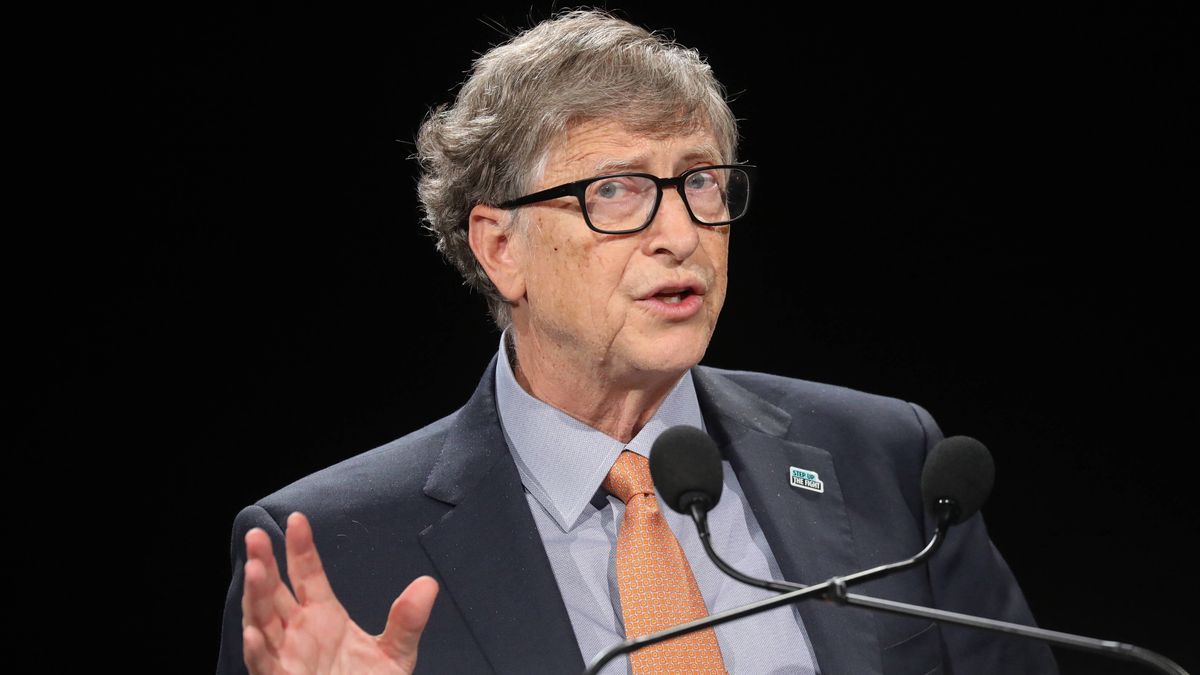 Bill Gates ostrzegł, że powrót normalności po pandemii może zająć "cały 2022 rok" w Stanach Zjednoczonych.