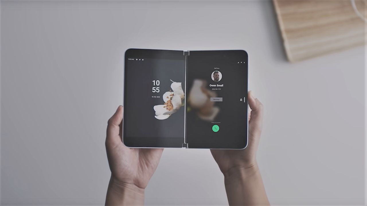 Microsoft Surface Duo zaoferuje nietypowy podgląd powiadomień, fot. fragment filmu Microsoftu