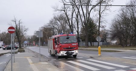 Alarmy bombowe w kilku szkołach w Lublinie. Do szkół wysłano maile straszące bombą