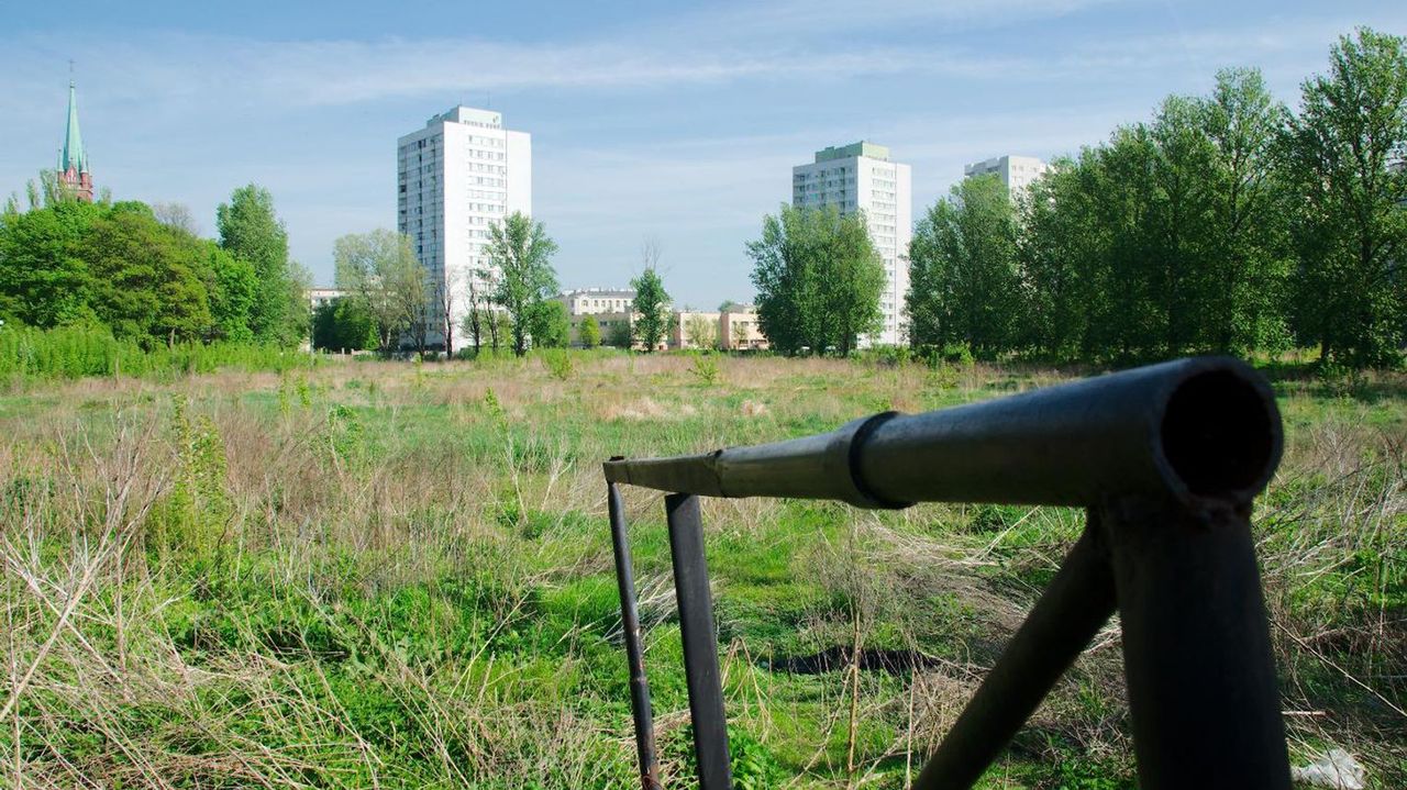 Warszawa sądzi się z deweloperem o stadion "Sarmata". Powstaną tam bloki czy wróci sport?