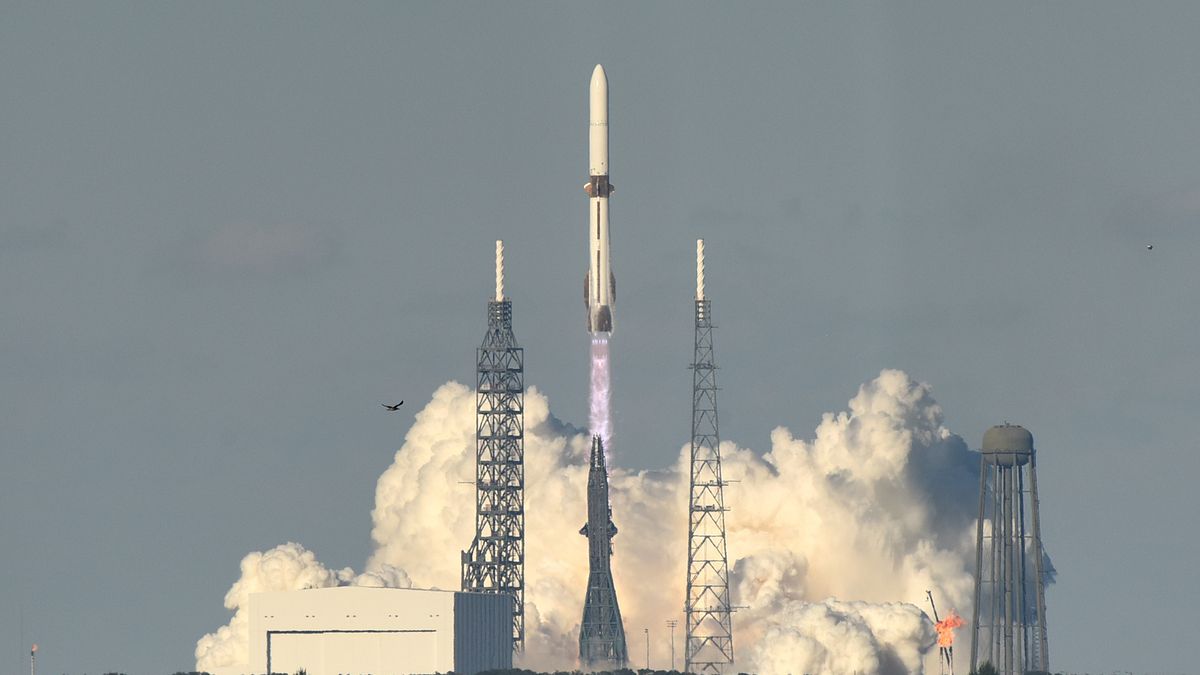 CAPE CANAVERAL, FLORIDA, UNITED STATES - NOVEMBER 13: A Blue Origin New Glenn rocket launches from pad 36 at Cape Canaveral Space Force Station in Cape Canaveral, Florida, US on November 13, 2025. The rocket is carrying a pair of identical satellites that will be sent on an 11-month journey to orbit Mars on NASA's Escape and Plasma Acceleration and Dynamics Explorers (EscaPADE) mission. (Photo by Paul Hennessy/Anadolu via Getty Images)