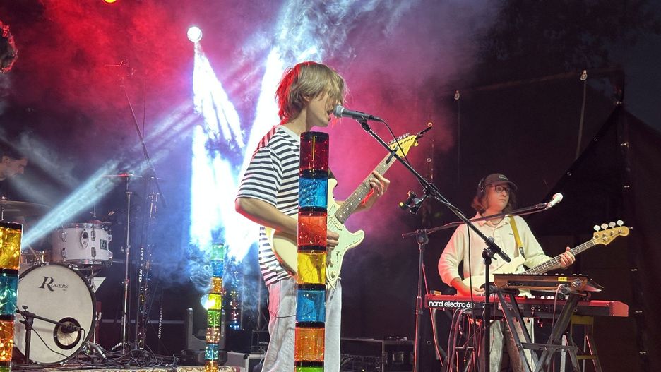 Na letniej scenie Elektrowni zaprezentował się zespół Oysterboy.