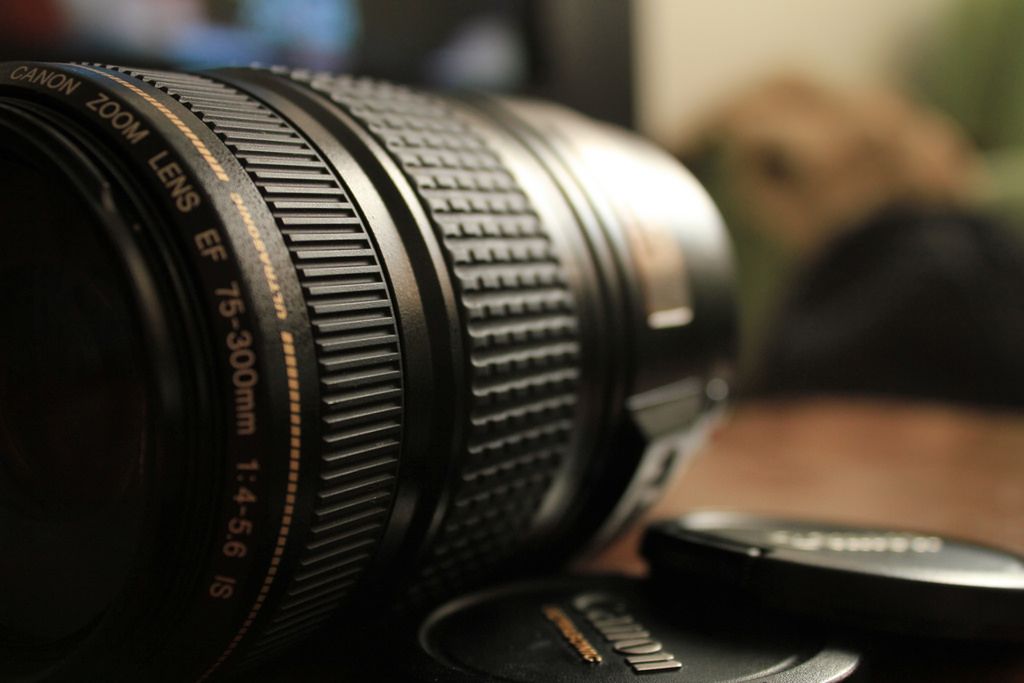 Nowy Canon EF 70-300mm f/4-5.6 IS II może mieć cyfrowy wyświetlacz 1