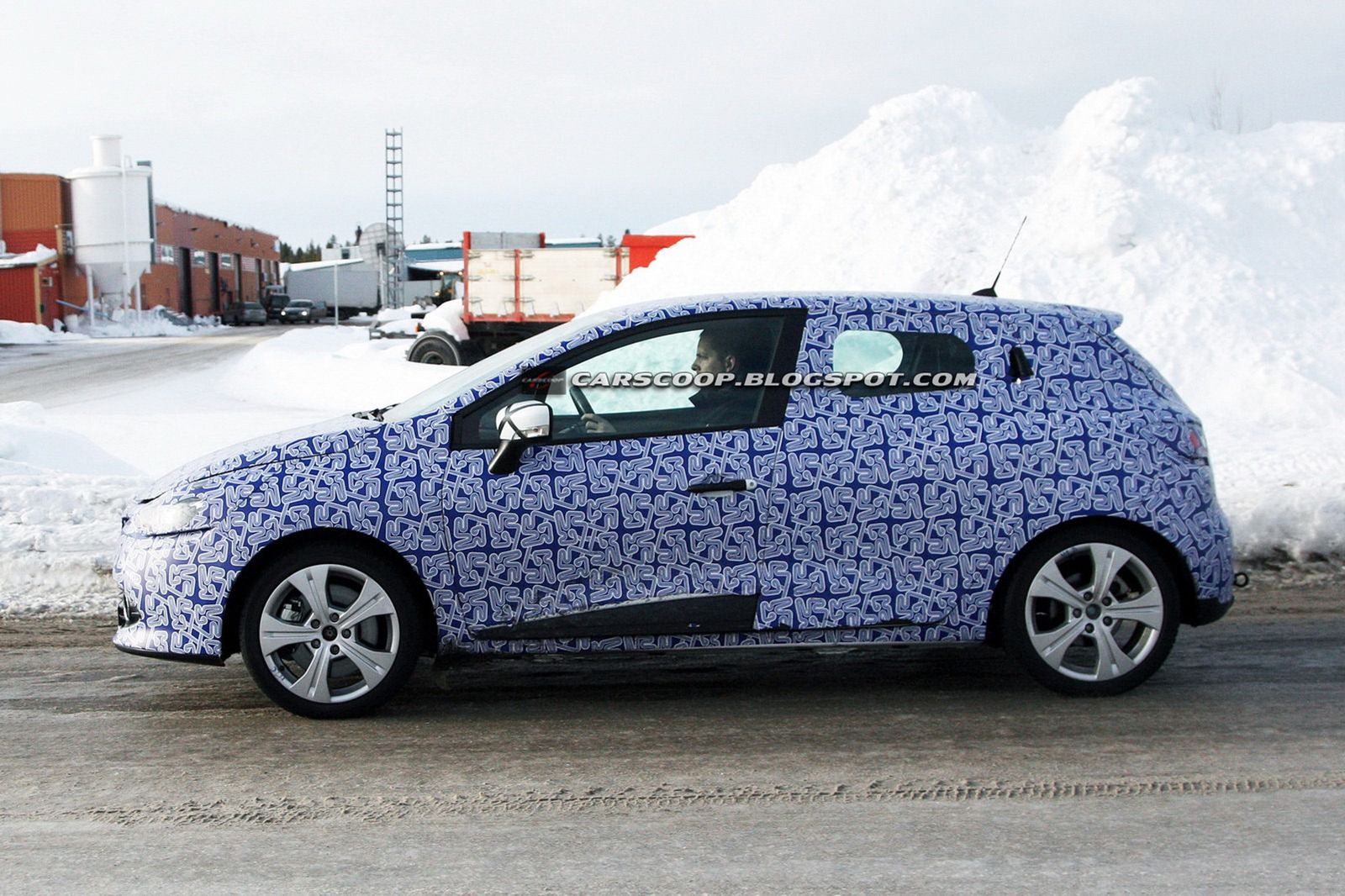 Renault Clio (2013) (źródło: Carscoop)