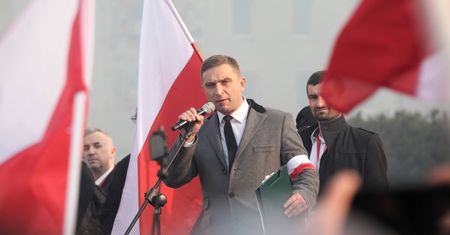"Obiad z Robertem Bąkiewiczem". Allegro usunęło licytację