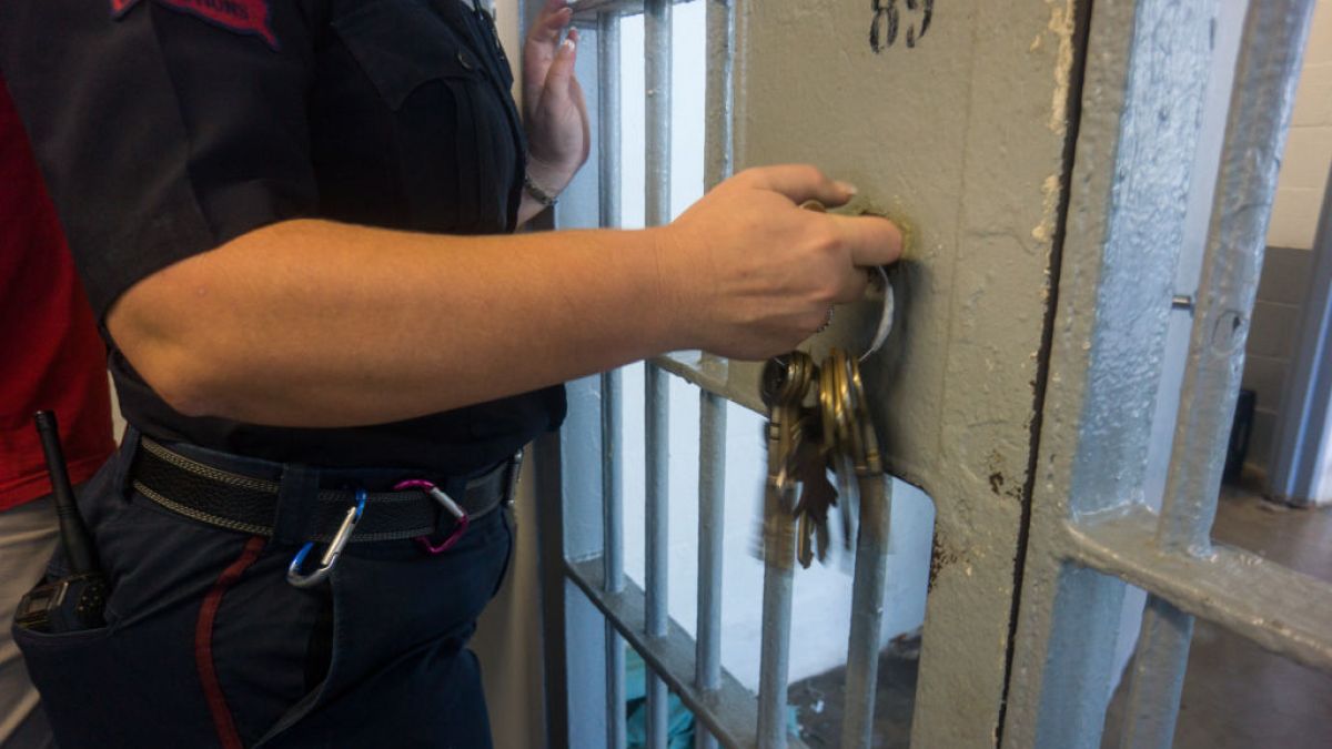 Ucieczka paryskiego więźnia; zdj. ilustracyjne