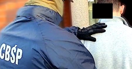 Przemyt, handel bronią i zatrzymani policjanci! Taki arsenał już przejęto
