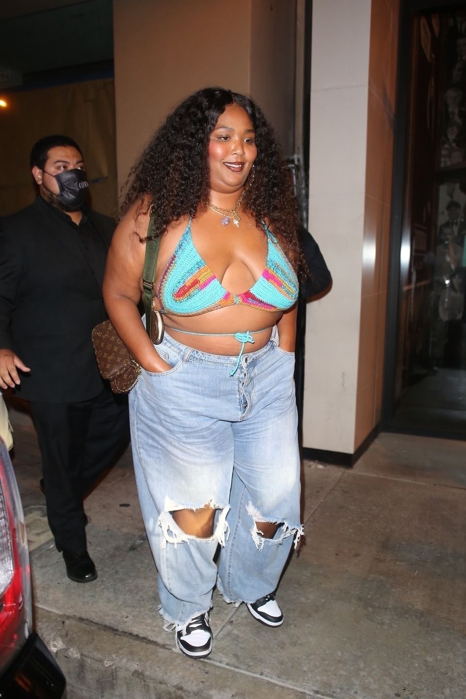 Lizzo wychodzi z restauracji