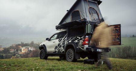 Toyota Hilux Expedition. Dom na kołach, którym wjedziesz wszędzie