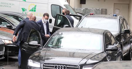 Nieoficjalnie: narada na Nowogrodzkiej. Premier przyjechał do siedziby Prawa i Sprawiedliwości