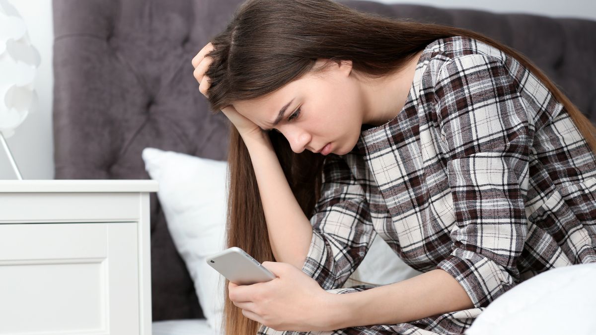 Co najbardziej obciąża psychikę młodych w Internecie?