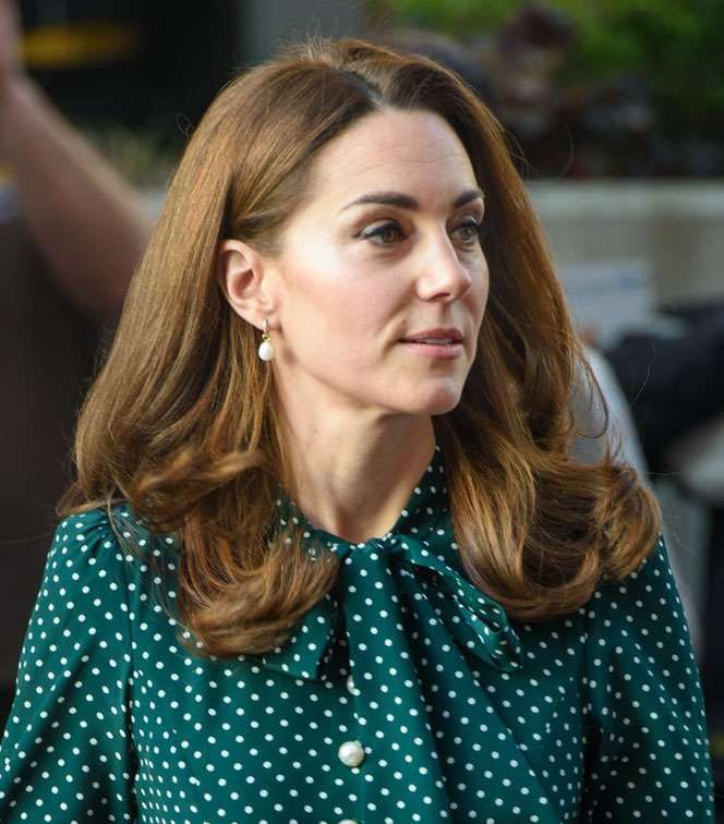 Stylizacja księżnej Kate z wizyty w szpitalu dziecięcym