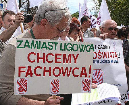 Protest przed Sejmem przeciw Giertychowi