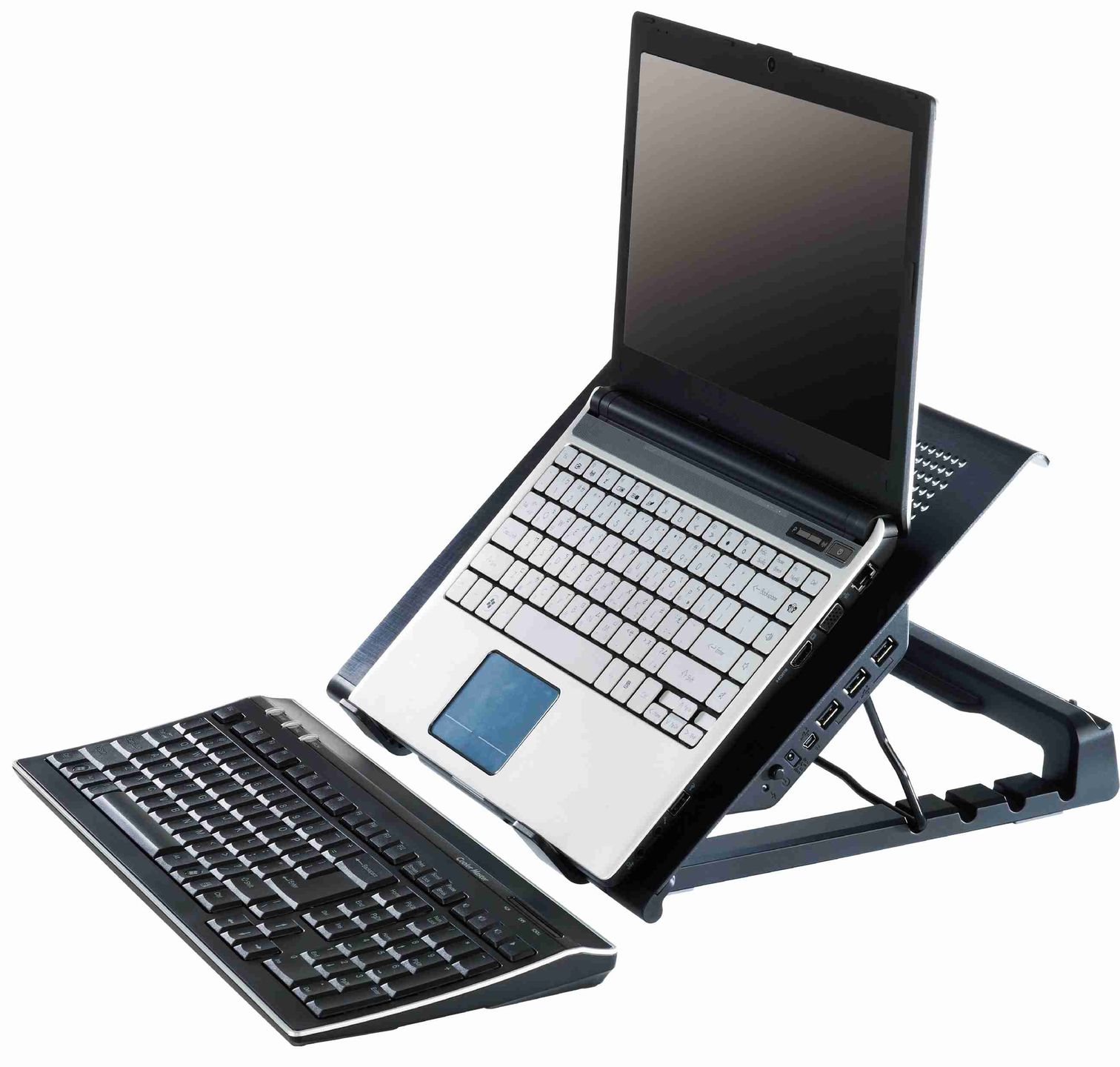 Cooler Master NotePal U Stand - i upały nie są straszne 3
