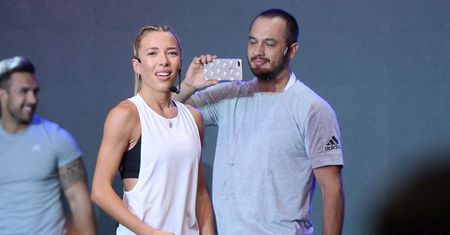 Chodakowska podskakuje z mężem na "targach fitness" (ZDJĘCIA)