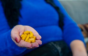 Popularny suplement miał redukować tłuszcz trzewny. Badania nie pozostawiają złudzeń