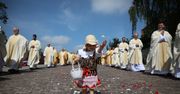 Centralna procesja Bożego Ciała w Warszawie odwołana. Jak jest w innych miastach?
