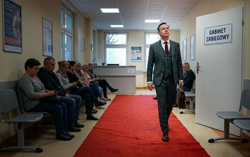 NFZ potwierdza ustalenia WP. Politycy KO z Piaseczna omijali kolejkę do lekarza
