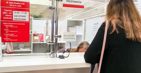 Poczta Polska przywraca obsługę do kolejnych krajów. Znów wyślemy paczki do Bahrajnu