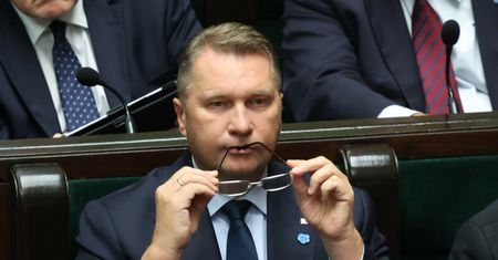 Czarnek zbawcą czy grabarzem PiS-u? Polacy ocenili