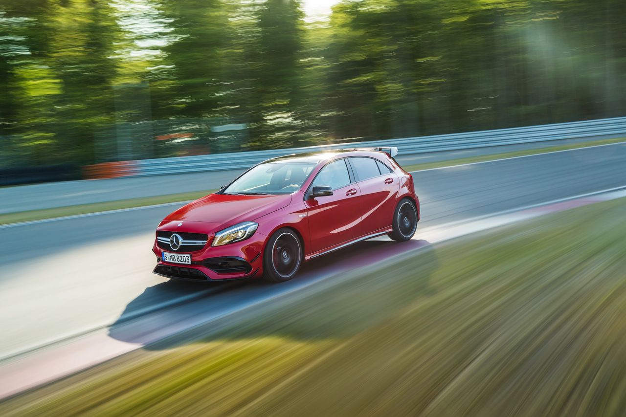 Mercedes-AMG A45 doczeka się tańszego brata. Ten sam silnik, ale niższa moc