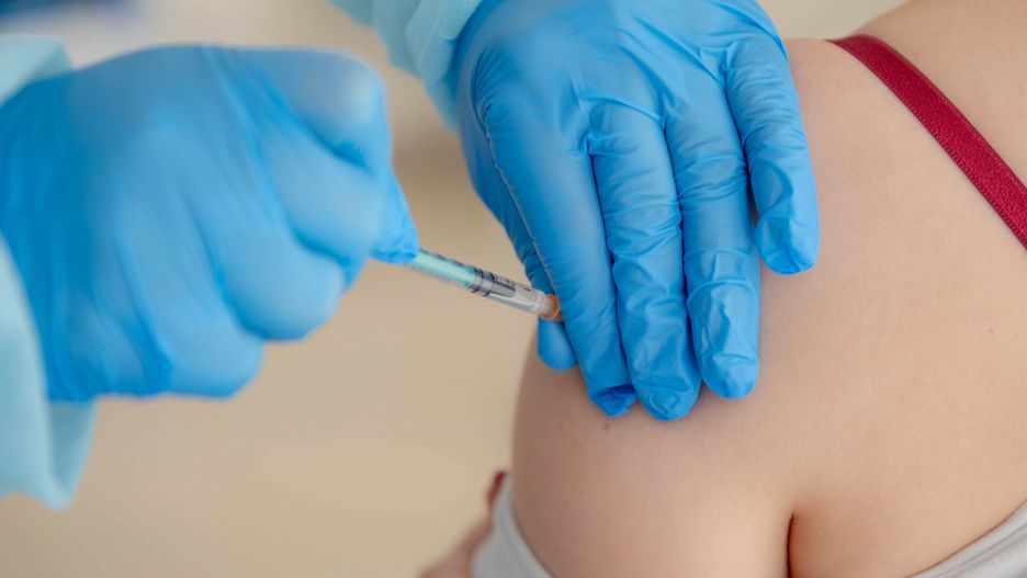 Szczepionka na COVID-19. Ważna informacja dla zarejestrowanych 40-latków