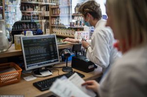 Lek z refundacją tylko na 60 dni. MZ szykuje zmiany w receptach