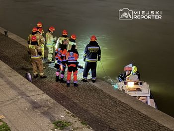 Spacerowicze zobaczyli ciało na Wiśle. Z rzeki wyłowiono zwłoki mężczyzny