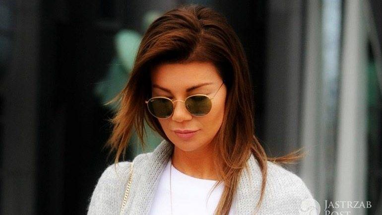 Edyta Górniak przemawia na koncercie w Łodzi