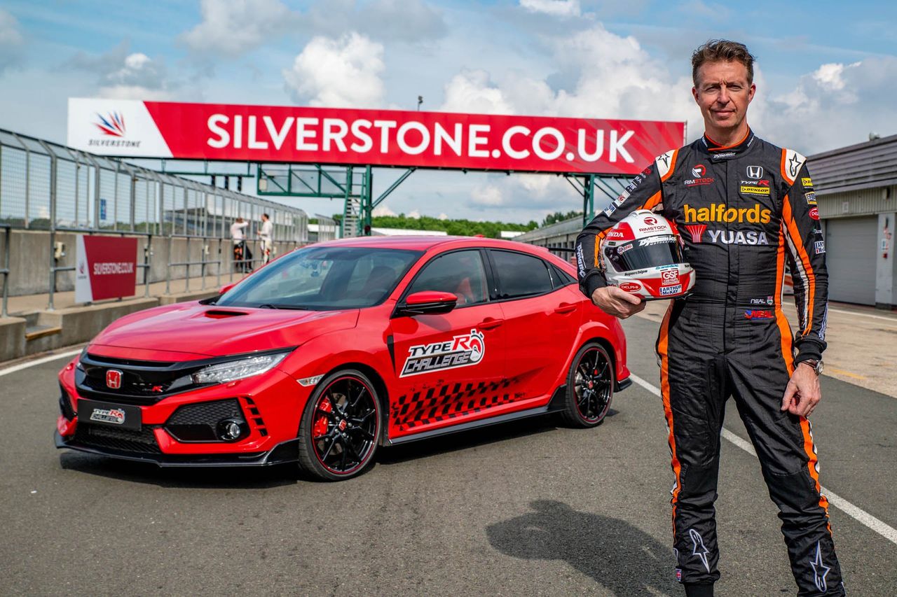 Honda Civic Type-R z kolejnym rekordem. Tym razem Silverstone